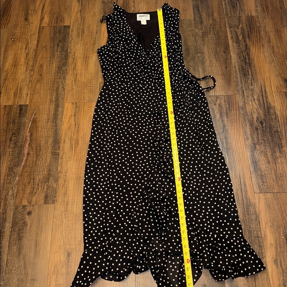 Lois Snyder Dani Max ruffle wrap dress in black with white polka dots - Picture 6 of 12